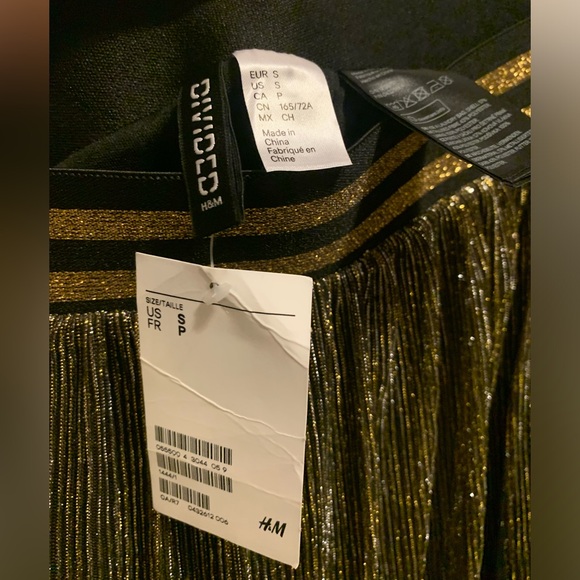 Sparkly Black and gold skirt - Picture 2 of 3